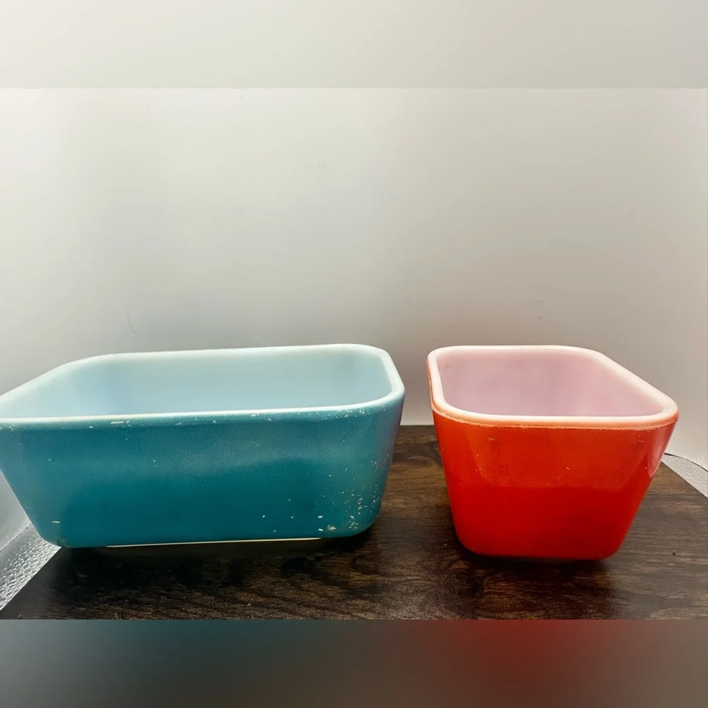 Vintage Pyrex Turquoise & Red Fridgie Storage Containers No Lids Set of 2